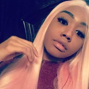 Meet your Posher, Kendra